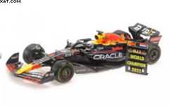 ORACLE RED BULL RACING RB18  VERSTAPPEN WINNER JAPANESE GP 2022  W/PITBOARD WORLD CHAMPION