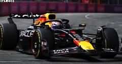 RED BULL Racing RB21 N°1 Oracle Red Bull Racing winner Las Vegas 2025 Verstappen w/PitBoard