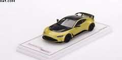 ASTON MARTIN V12 VANTAGE COSMOPOLITAN YELLOW